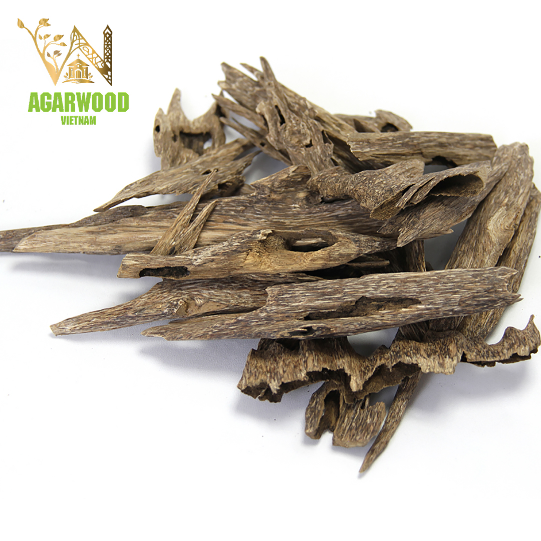 Ant Oud Wood Chips Grade-1