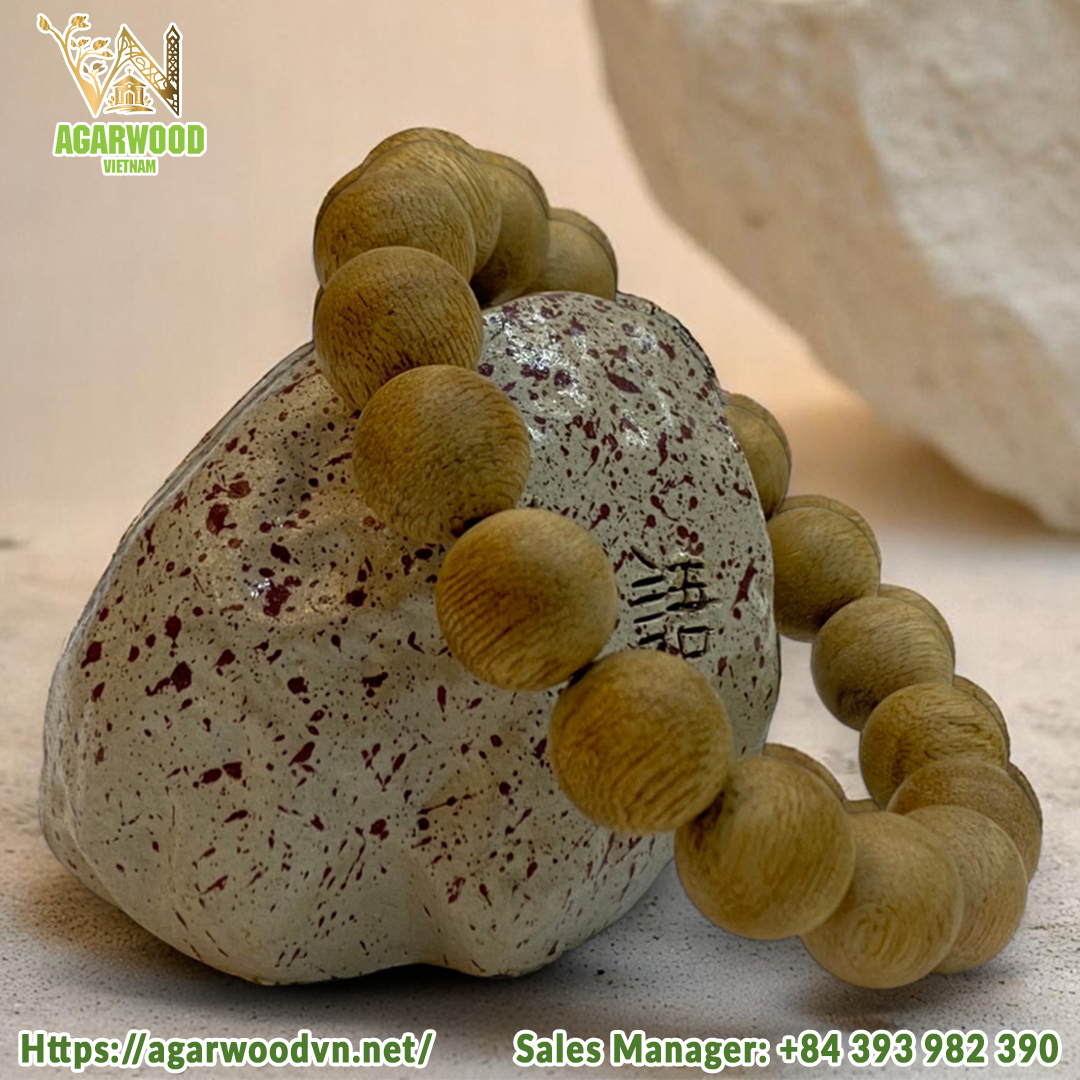 Superior Natural VietNam Oud Bead Bracelet 12mm-1
